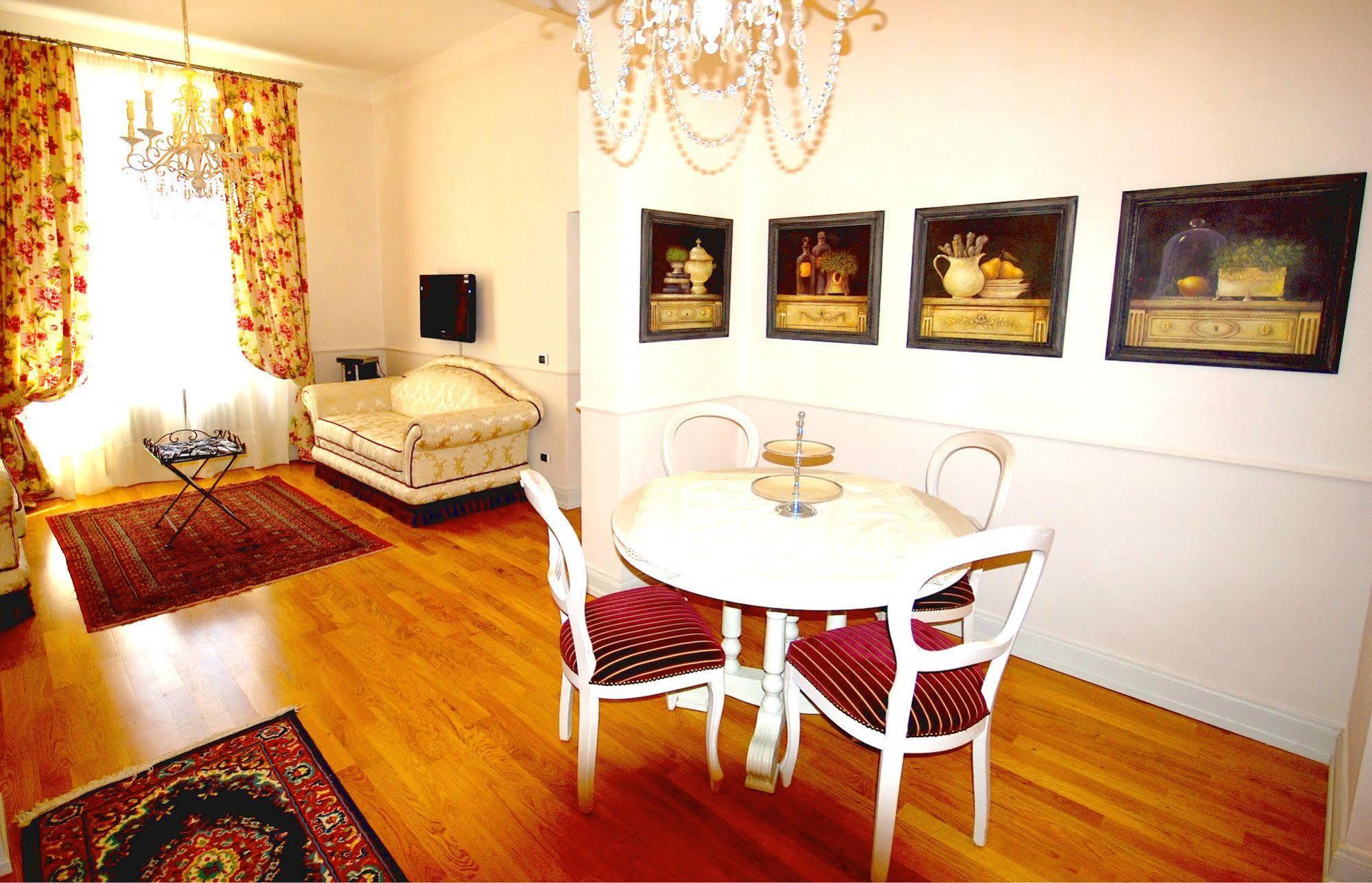 Apartments In Пистойя Экстерьер фото